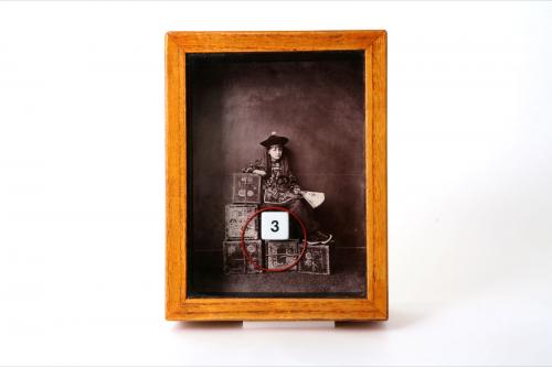 支那服を着たアリスの肖像