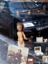 人形のある光景ー パサージュにて