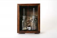 肖像考—〈二つの硝子瓶のある風景〉